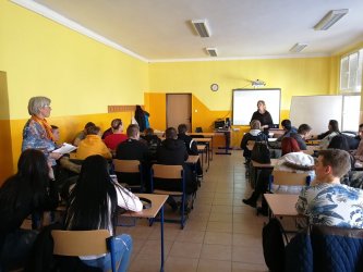 Diskusia na Strednej odbornej škole techniky a služieb v Topoľčanoch z projektu Vidiecka mládež v regióne Diskusia na Strednej odbornej škole techniky a služieb v Topoľčanoch z projektu Vidiecka mládež v regióne