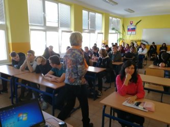 Diskusia na Strednej odbornej škole techniky a služieb v Topoľčanoch z projektu Vidiecka mládež v regióne Diskusia na Strednej odbornej škole techniky a služieb v Topoľčanoch z projektu Vidiecka mládež v regióne