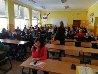 Diskusia na Strednej odbornej škole techniky a služieb v Topoľčanoch z projektu Vidiecka mládež v regióne Diskusia na Strednej odbornej škole techniky a služieb v Topoľčanoch z projektu Vidiecka mládež v regióne