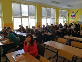 Diskusia na Strednej odbornej škole techniky a služieb v Topoľčanoch z projektu Vidiecka mládež v regióne Diskusia na Strednej odbornej škole techniky a služieb v Topoľčanoch z projektu Vidiecka mládež v regióne