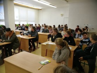 Diskusia na Gymnáziu sv. Košických mučeníkov v  Košiciach z projektu Vidiecka mládež v regióne
