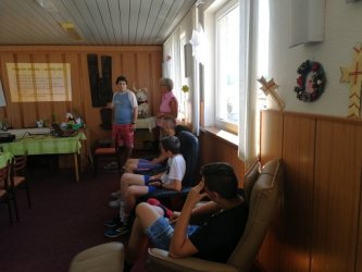 Okrúhly stôl - diskusia na obecnom úrade obce Miklušovce z projektu Vidiecka mládež v regióne