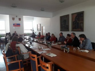 ZAMESTNÁVANIE 50+ NA REGIONÁLNEJ ÚROVNI: Čo sme zistili? ZAMESTNÁVANIE 50+ NA REGIONÁLNEJ ÚROVNI: Čo sme zistili?