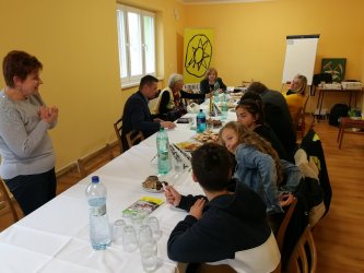 Diskusia projektu Vidiecka mládež v regióne na Obecnom úrade v obci Podhradie Diskusia projektu Vidiecka mládež v regióne na Obecnom úrade v obci Podhradie