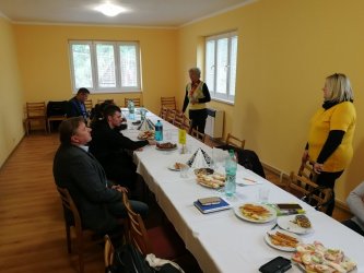 Diskusia projektu Vidiecka mládež v regióne na Obecnom úrade v obci Podhradie Diskusia projektu Vidiecka mládež v regióne na Obecnom úrade v obci Podhradie