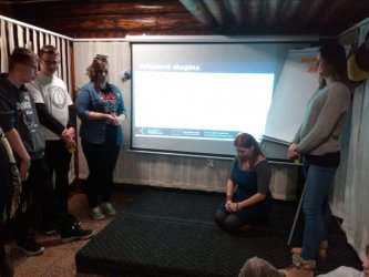 Diskusia projektu Vidiecka mládež v regióne v M-clube v Handlovej, základni mládežníckeho parlamentu v Handlovej