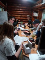 Diskusia projektu Vidiecka mládež v regióne v M-clube v Handlovej, základni mládežníckeho parlamentu v Handlovej