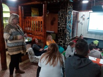 Diskusia projektu Vidiecka mládež v regióne v M-clube v Handlovej, základni mládežníckeho parlamentu v Handlovej