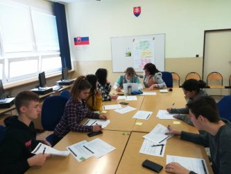 Diskusia projektu Vidiecka mládež v regióne na Strednej odbornej škole v Želovciach Diskusia projektu Vidiecka mládež v regióne na Strednej odbornej škole v Želovciach