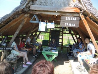 Poďte s nami na Island! ... spoznajte ako žije mládež na Islande miestne aktivity na stredných školách