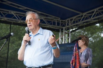 Stretnutie priateľov  mliečnych výrobkov