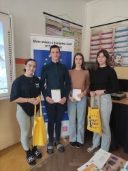 Téma „Odhaľ a poraz falošné správy“