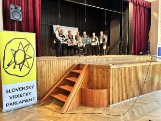 Slávnostné otvorenie  prehliadky Vandrovalo vajce Slávnostné otvorenie  prehliadky Vandrovalo vajce